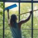 cleaning windows effectively outdoors