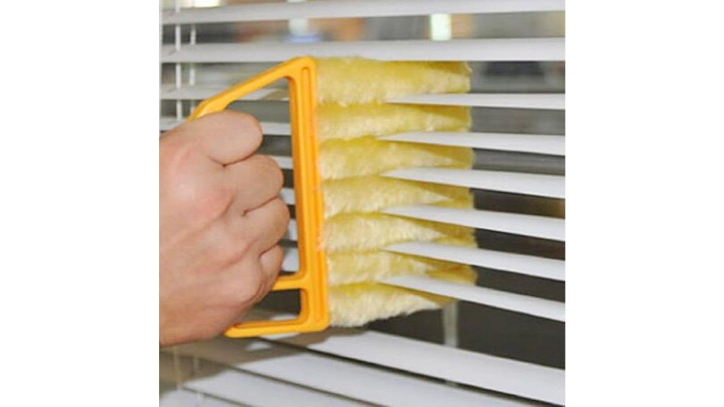 blind dusting brush